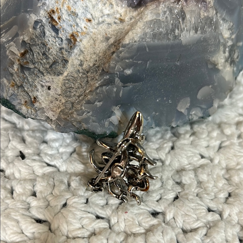 Brooch - Picture 2 of 3
